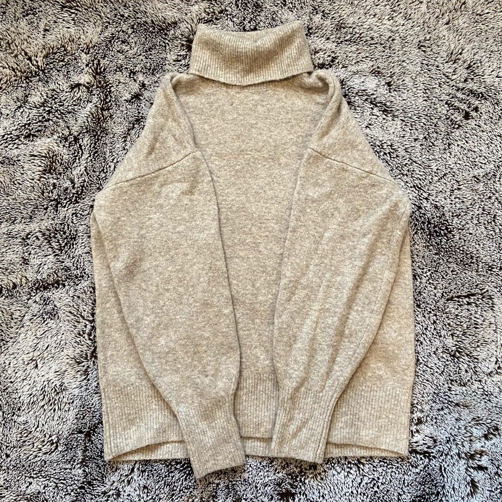 ❌ SOLD Sweater